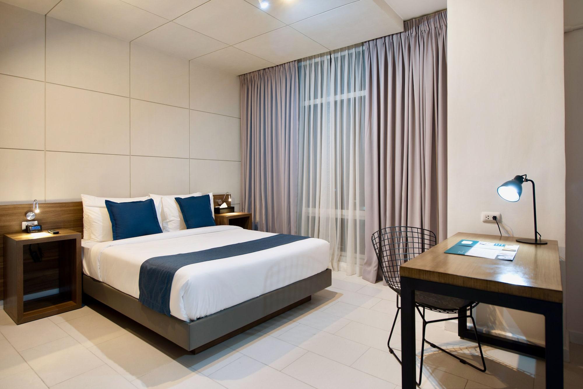 The Sphere Serviced Residences Managed By Hii Makati City Bagian luar foto