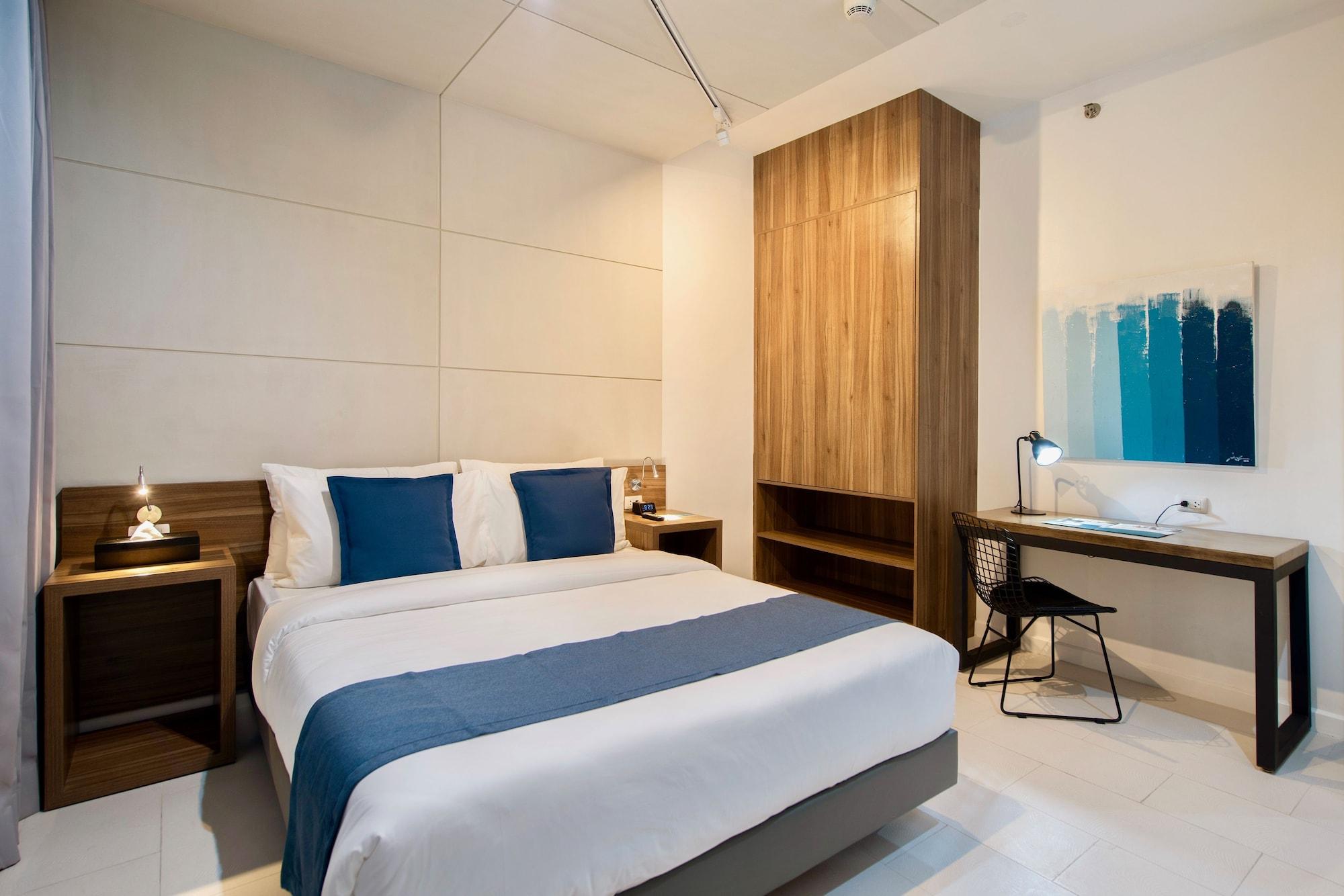 The Sphere Serviced Residences Managed By Hii Makati City Bagian luar foto