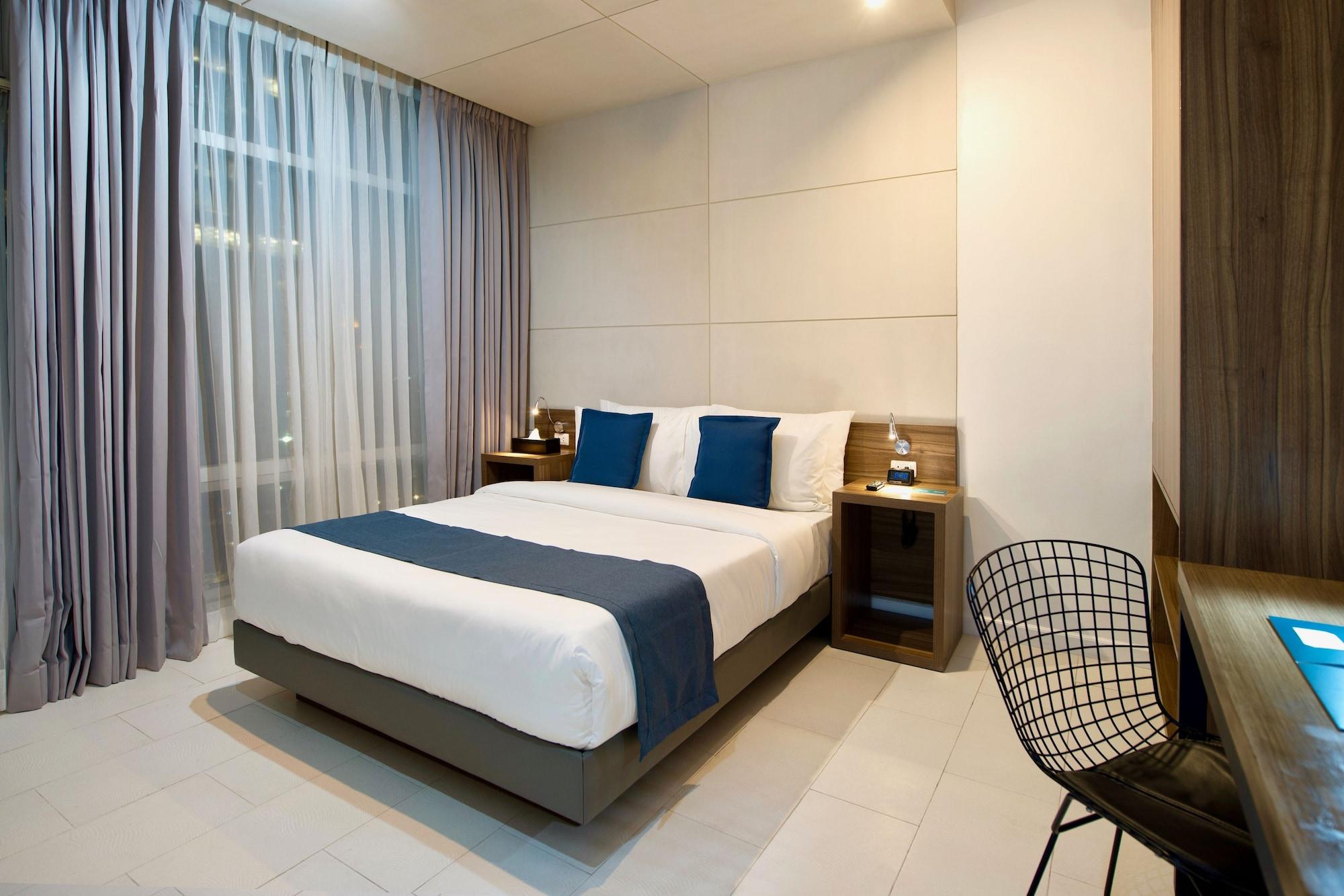 The Sphere Serviced Residences Managed By Hii Makati City Bagian luar foto