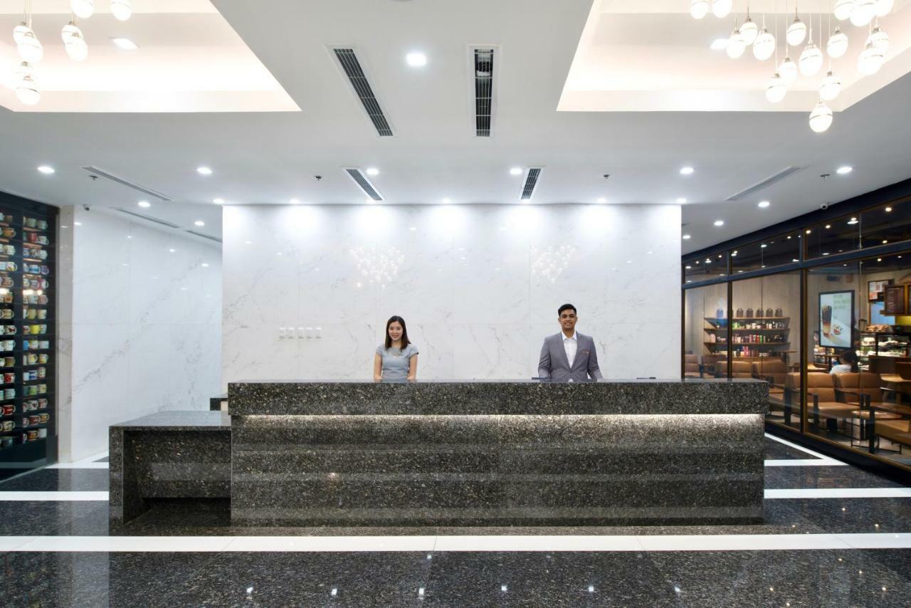 The Sphere Serviced Residences Managed By Hii Makati City Bagian luar foto