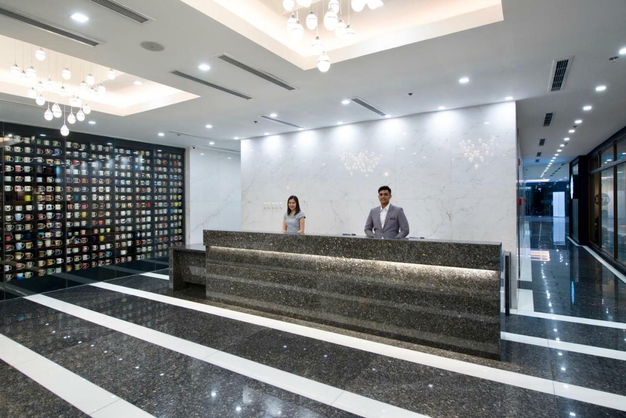 The Sphere Serviced Residences Managed By Hii Makati City Bagian luar foto