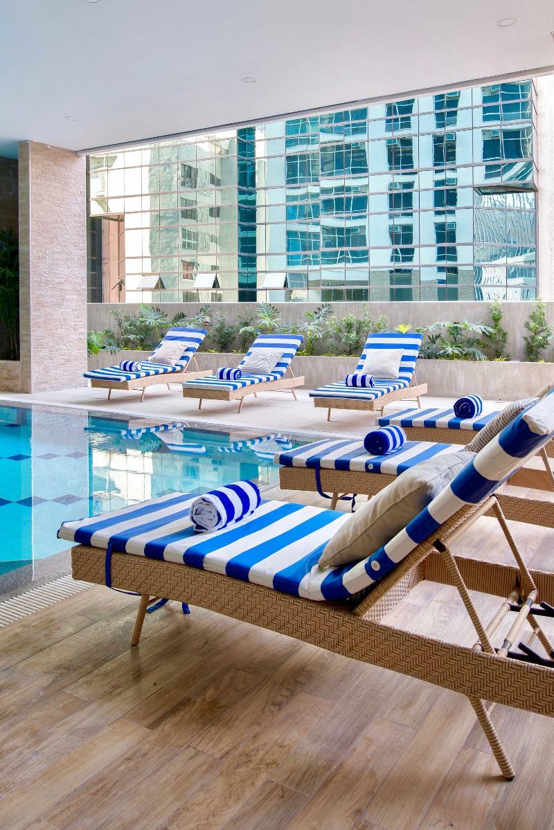 The Sphere Serviced Residences Managed By Hii Makati City Bagian luar foto