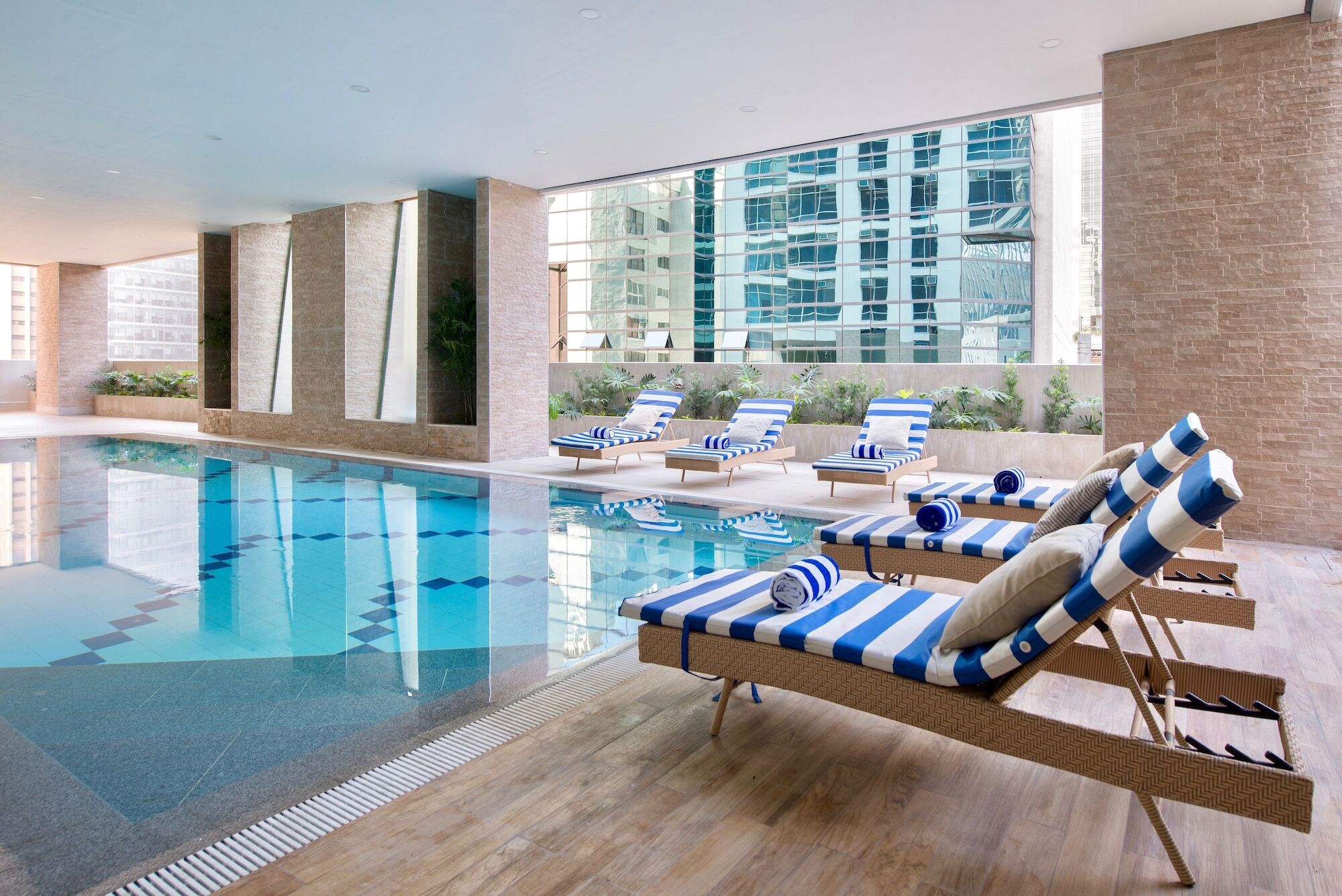 The Sphere Serviced Residences Managed By Hii Makati City Bagian luar foto