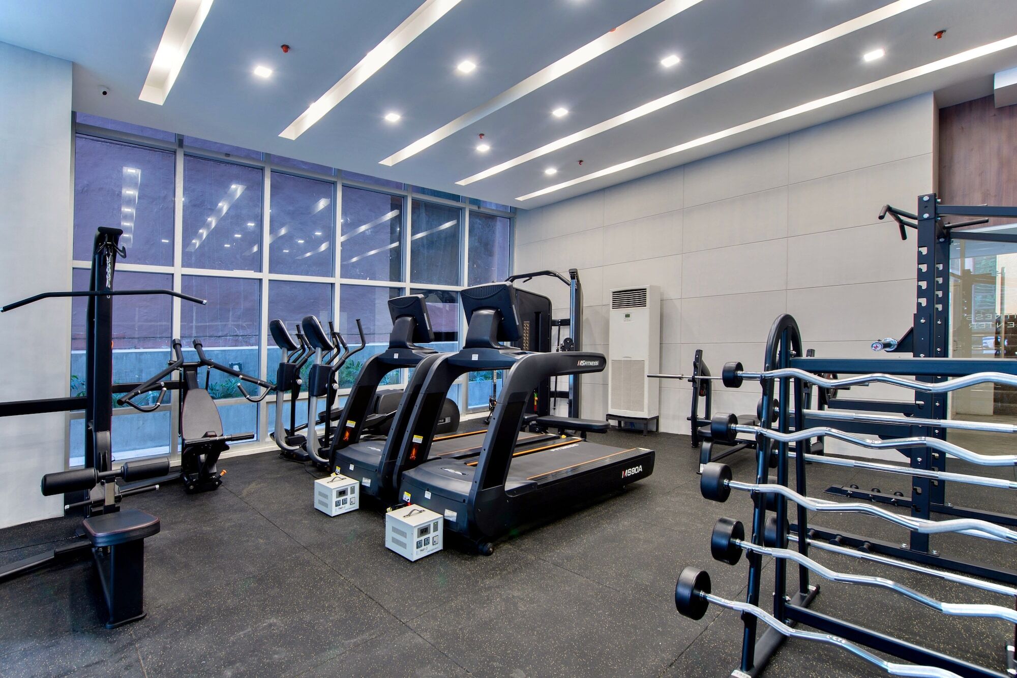 The Sphere Serviced Residences Managed By Hii Makati City Bagian luar foto