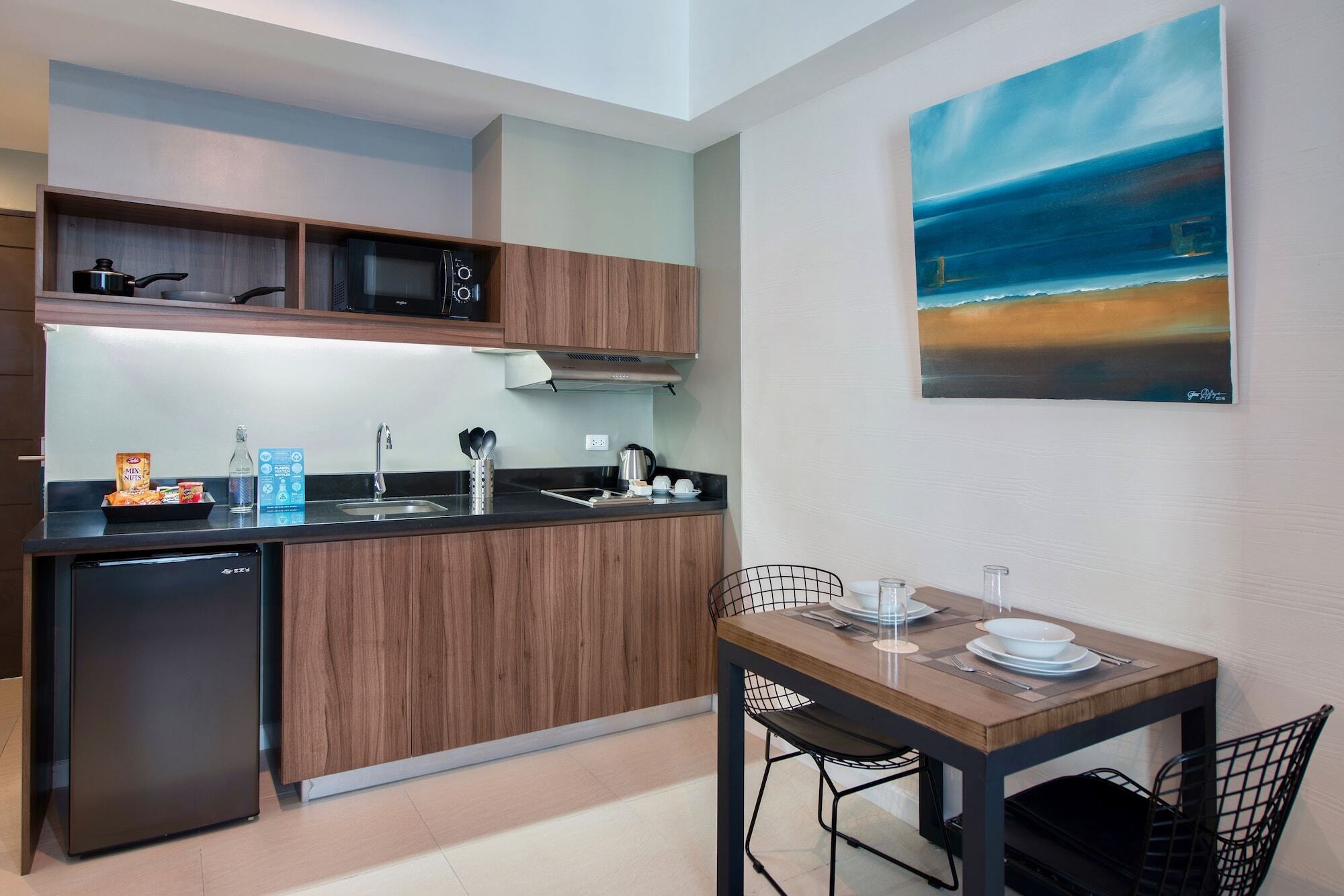 The Sphere Serviced Residences Managed By Hii Makati City Bagian luar foto