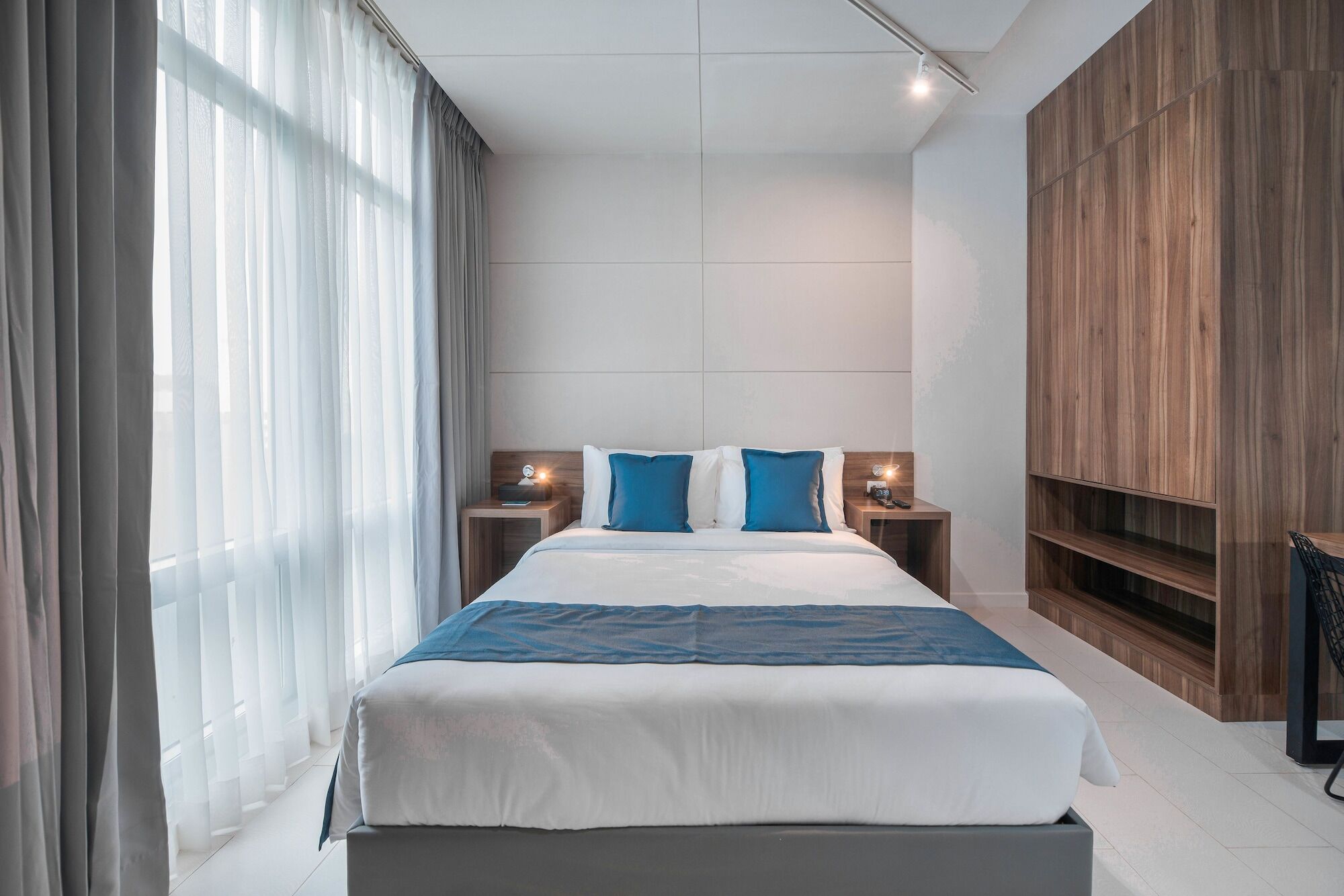 The Sphere Serviced Residences Managed By Hii Makati City Bagian luar foto