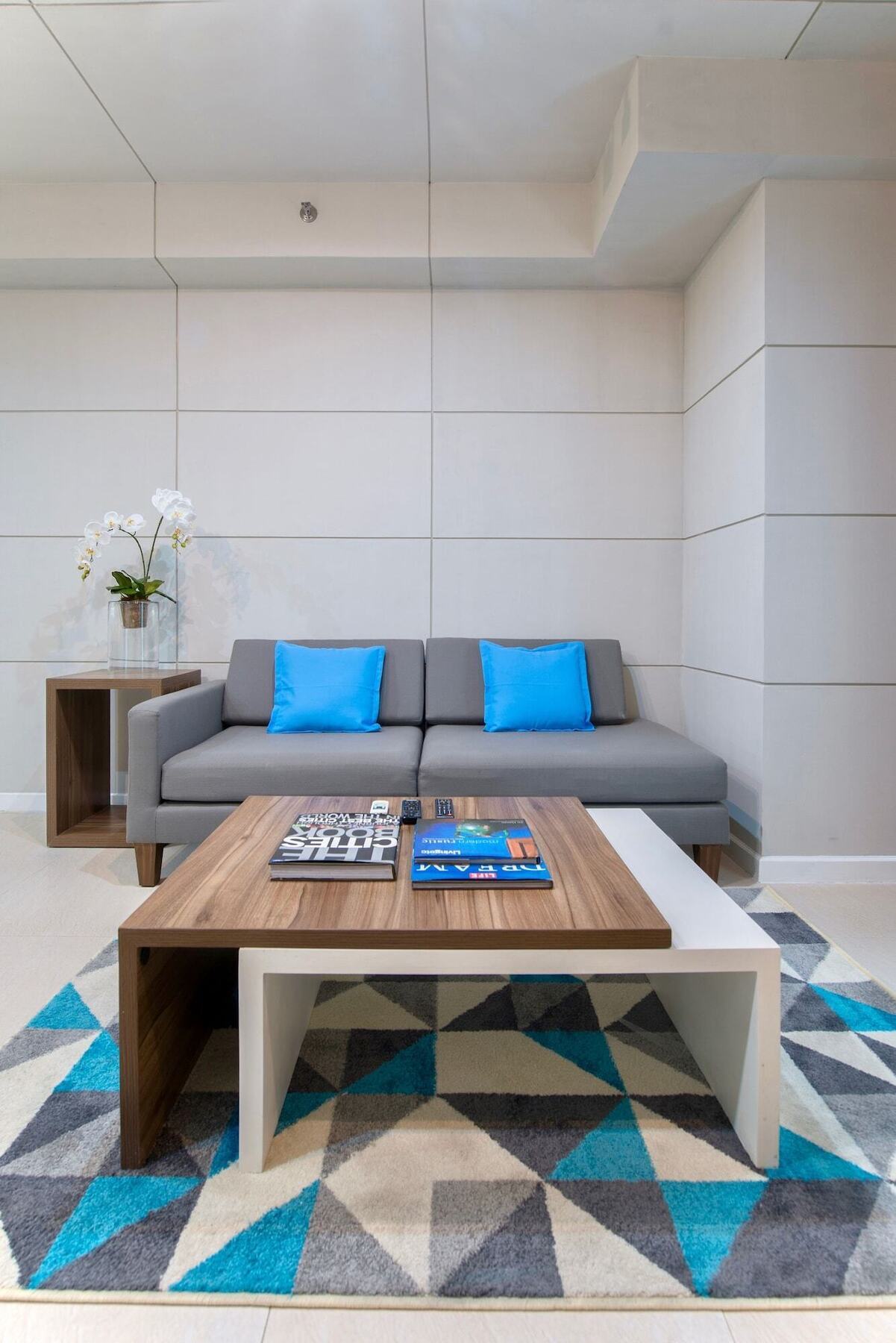 The Sphere Serviced Residences Managed By Hii Makati City Bagian luar foto
